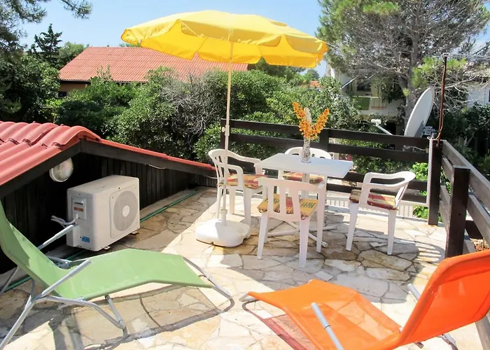 Tin By Interhome * ויר