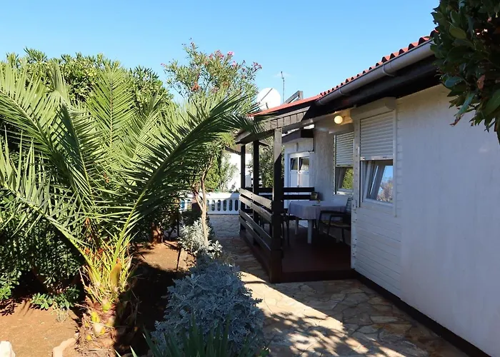 Tin By Interhome * ヴィル