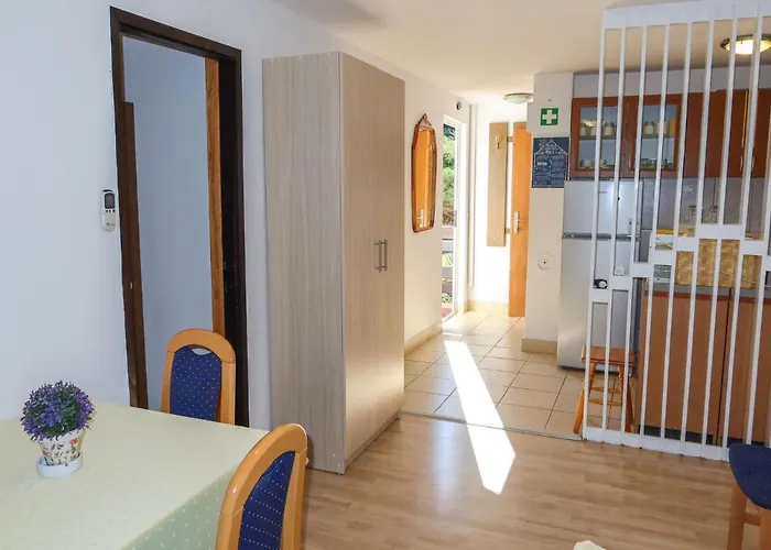 Tin By Interhome ויר