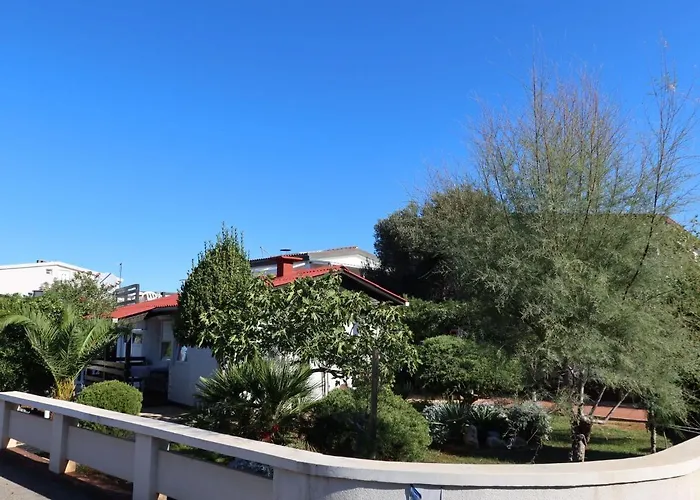 Tin By Interhome 別荘