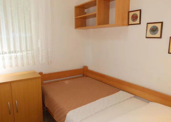 Tin By Interhome ויר