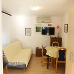 Tin By Interhome * Vir